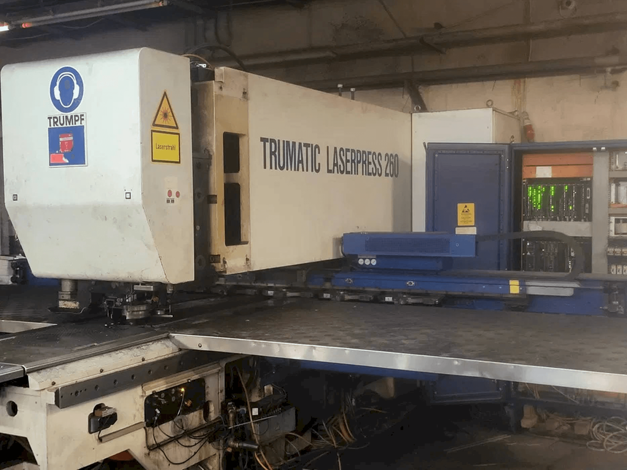 Front view of Trumpf Trumatic 260 machine