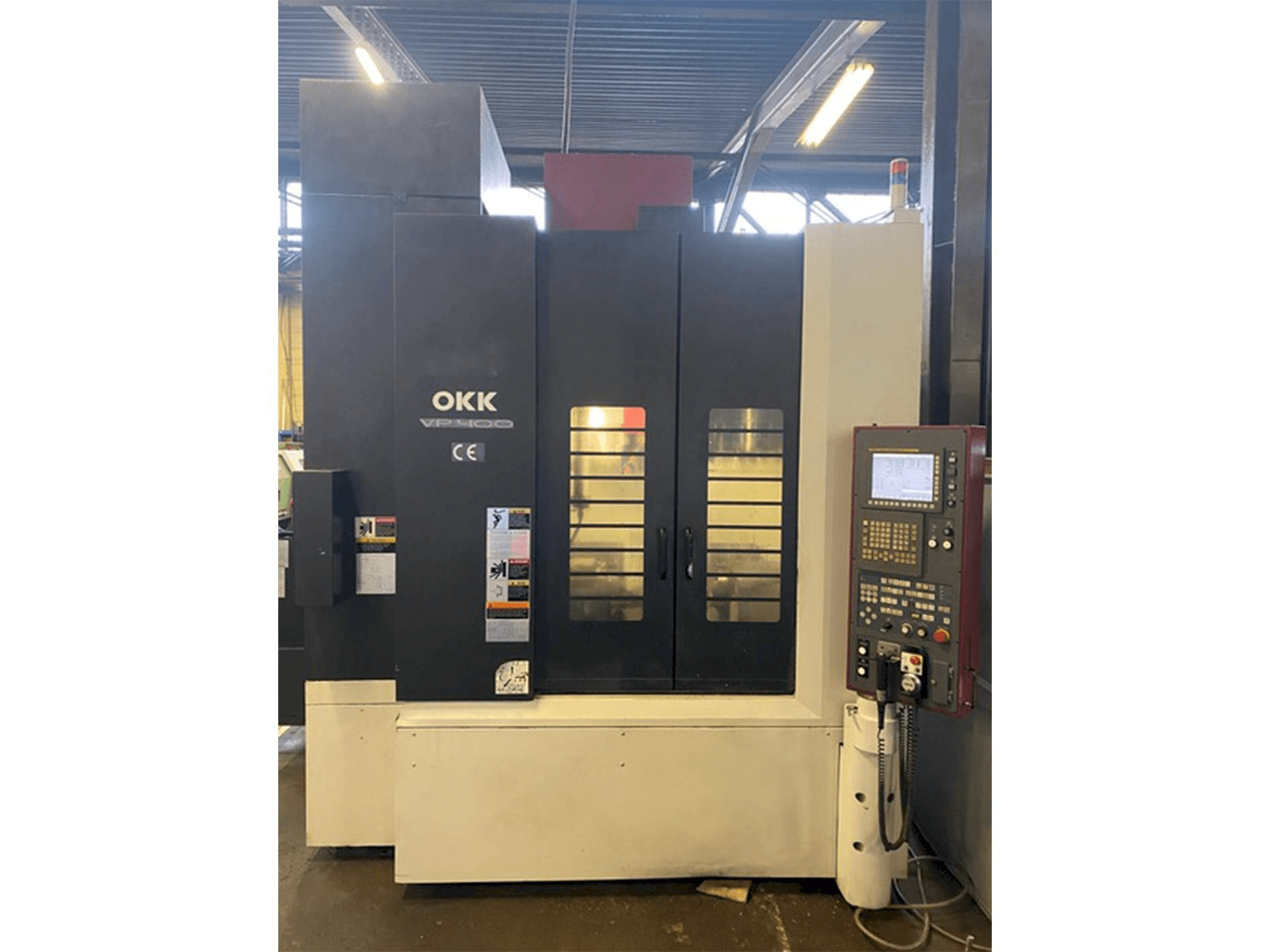 Front view of OKK VP400 machine