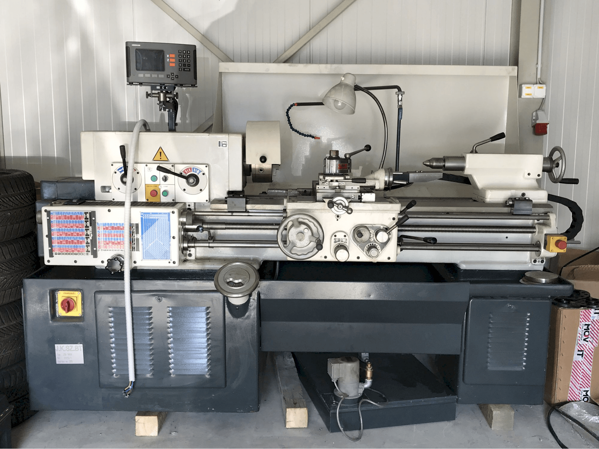 Front view of TOS JSV-18RA Machine