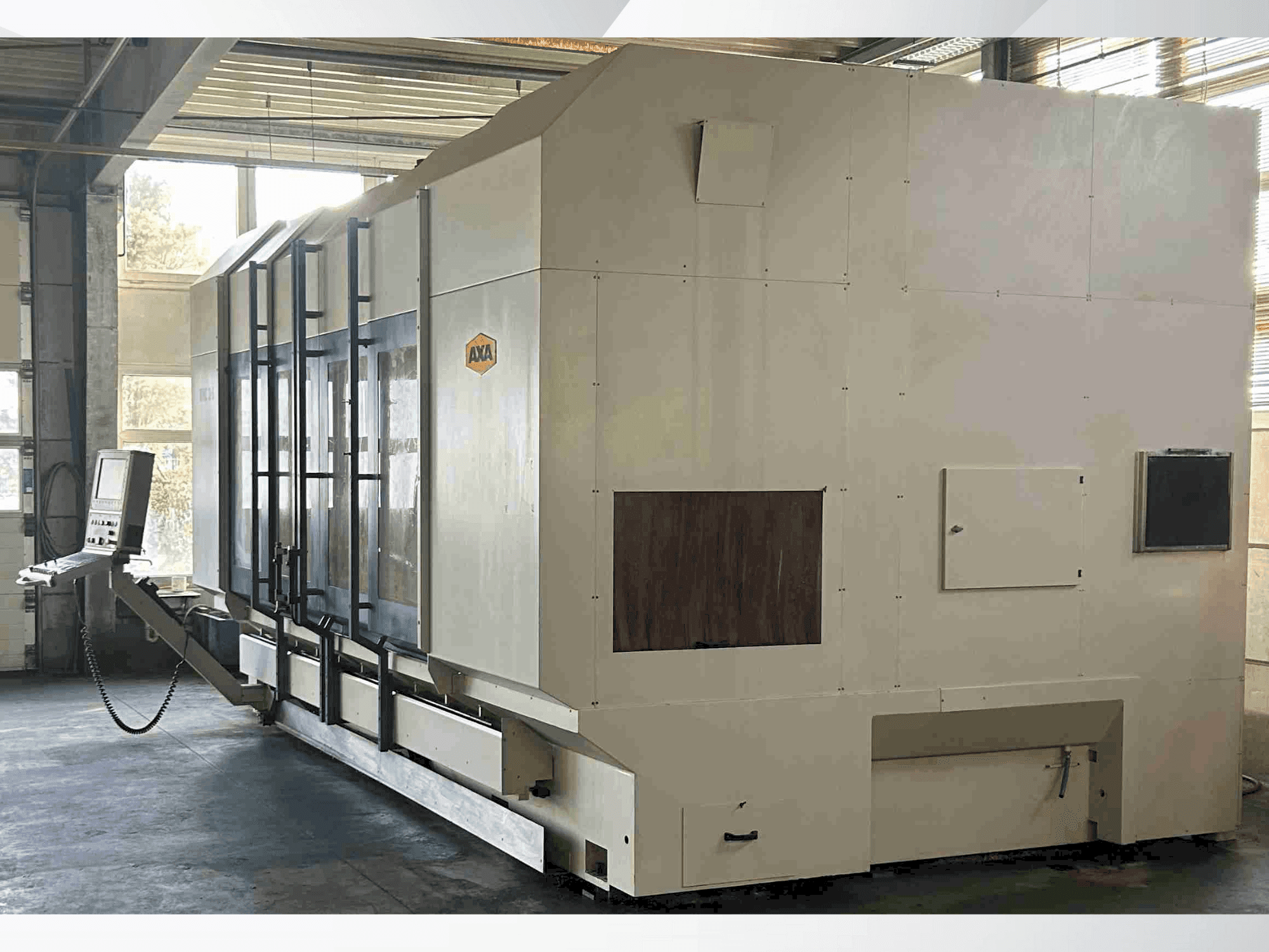 Front view of AXA VHC 3-3000 S machine