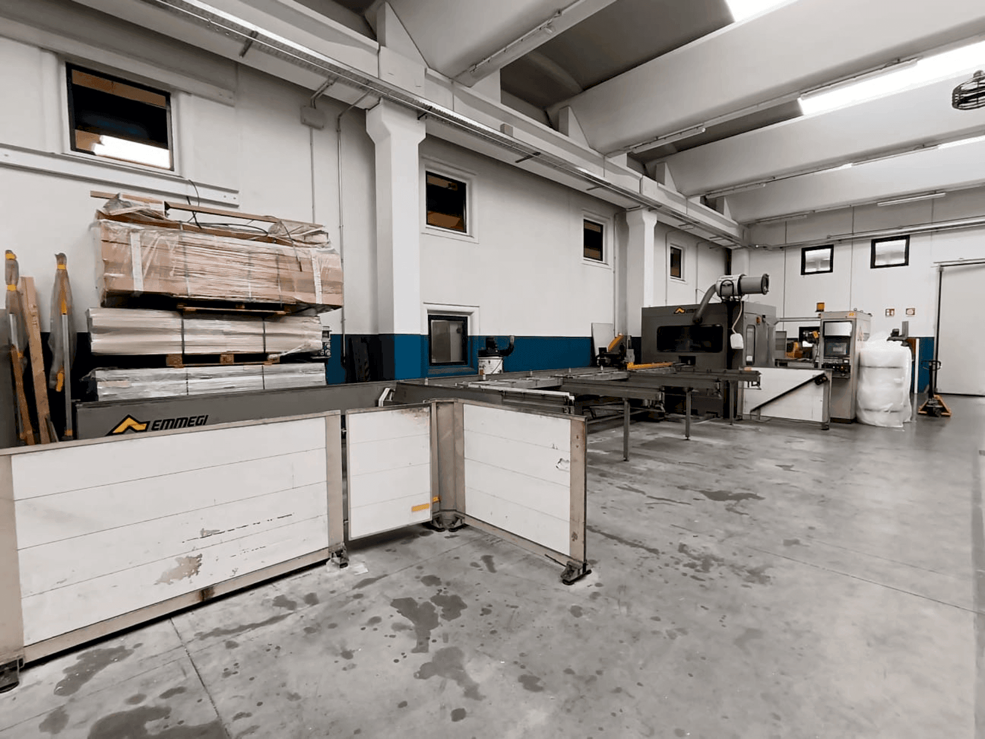 Front view of Emmegi Quadra machine