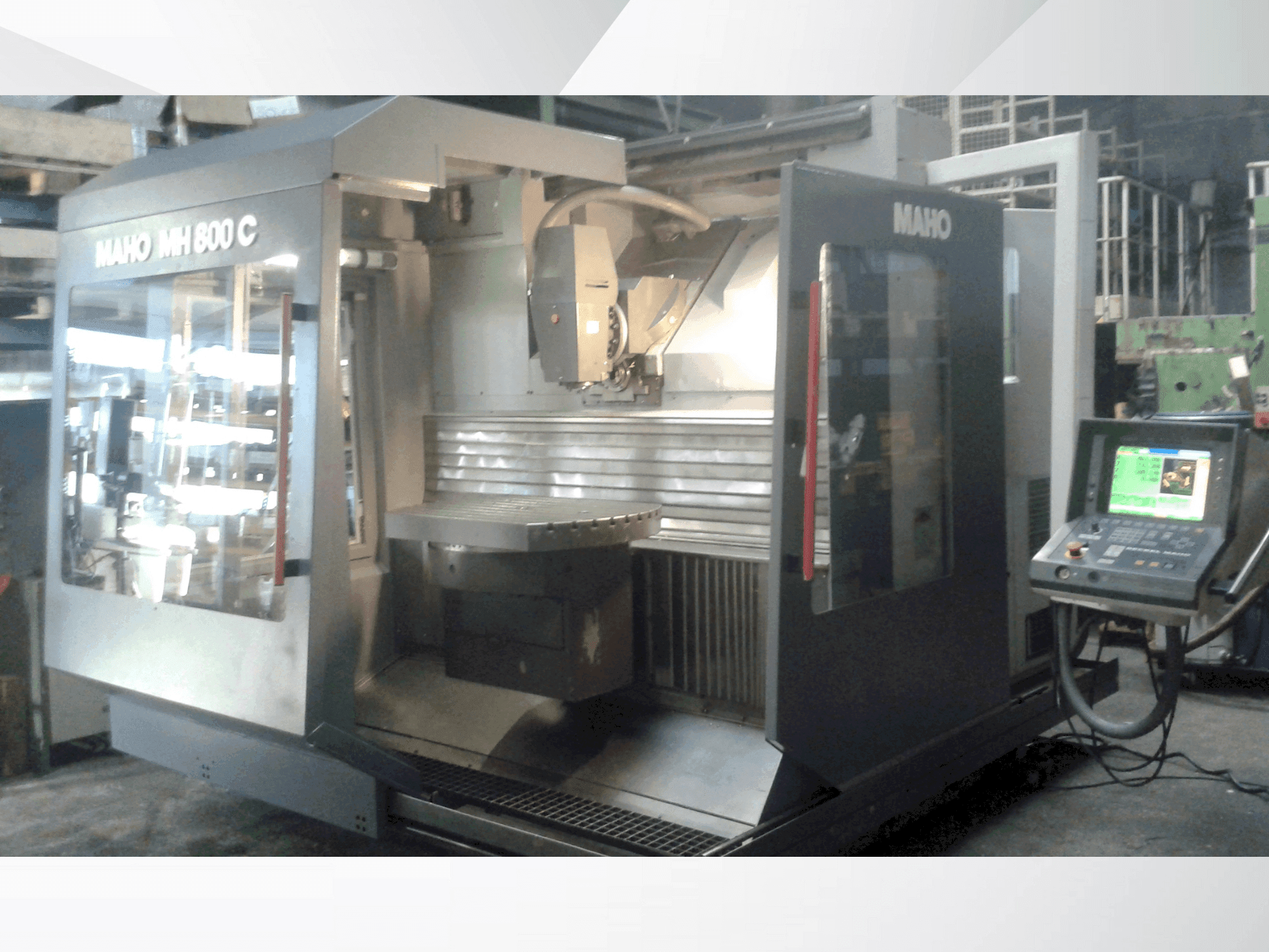 Front view of MAHO MH 800 C machine