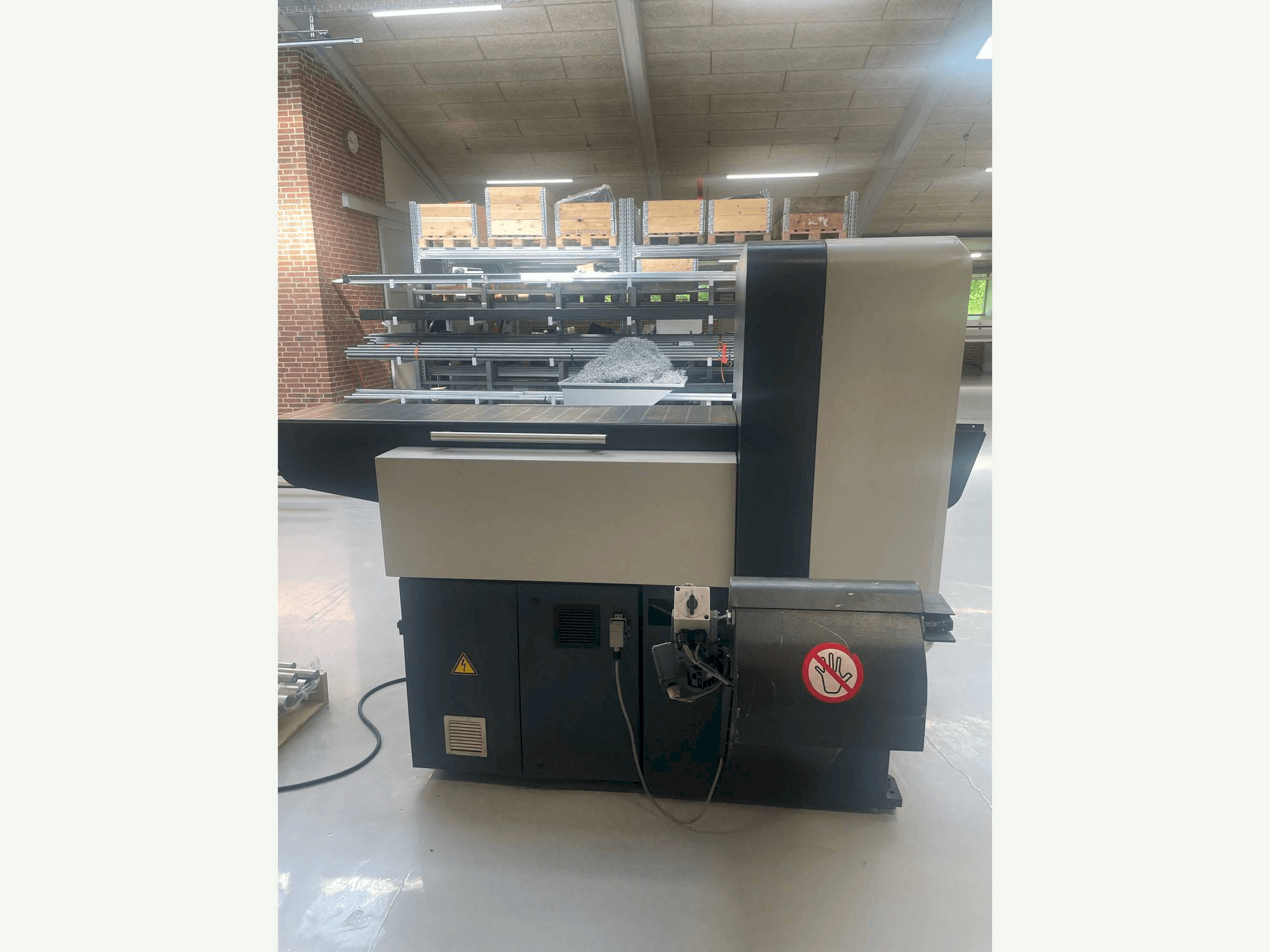 Front view of KASTO Verto A2 machine