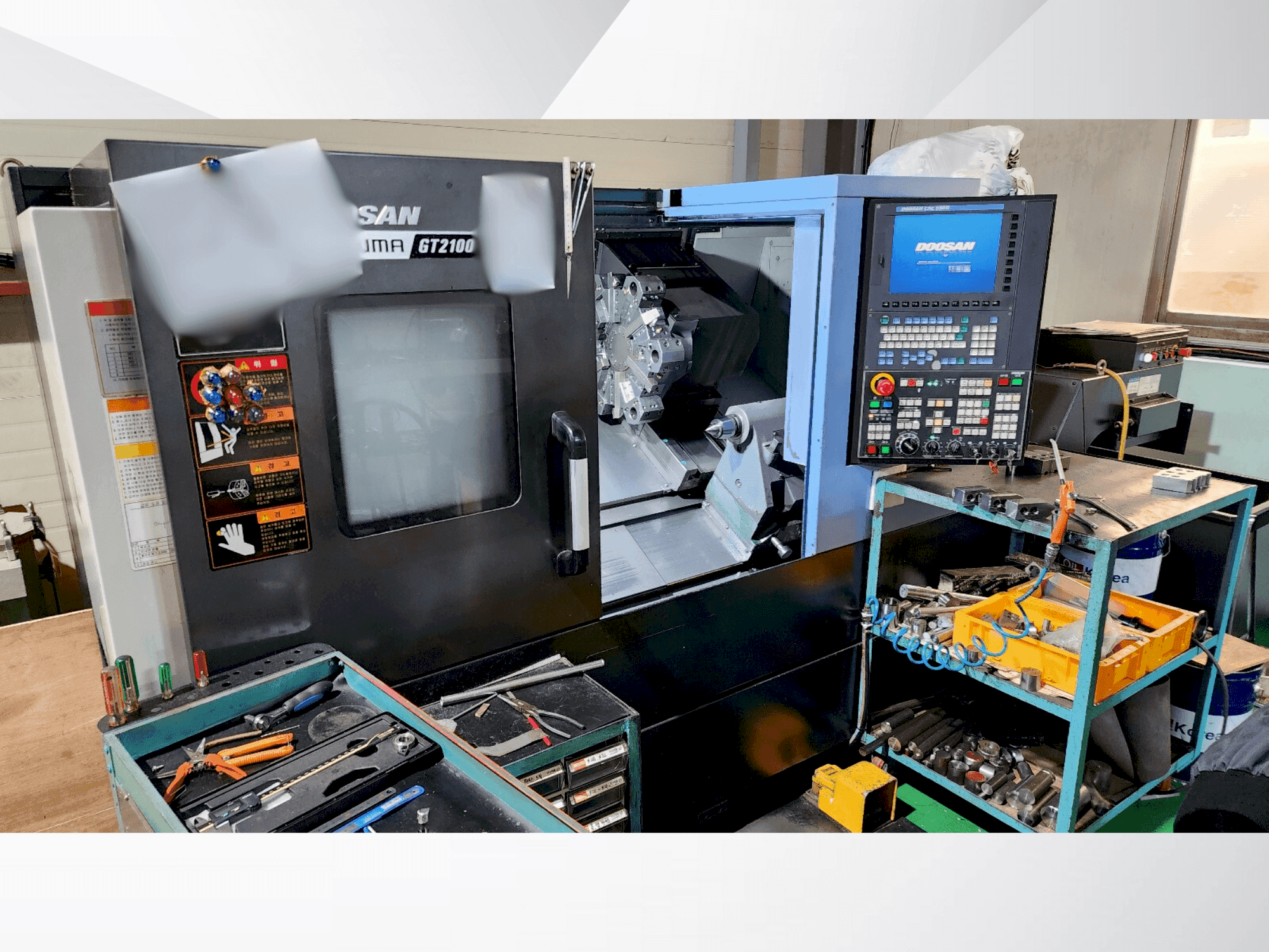 Front view of DOOSAN PUMA GT2100 machine