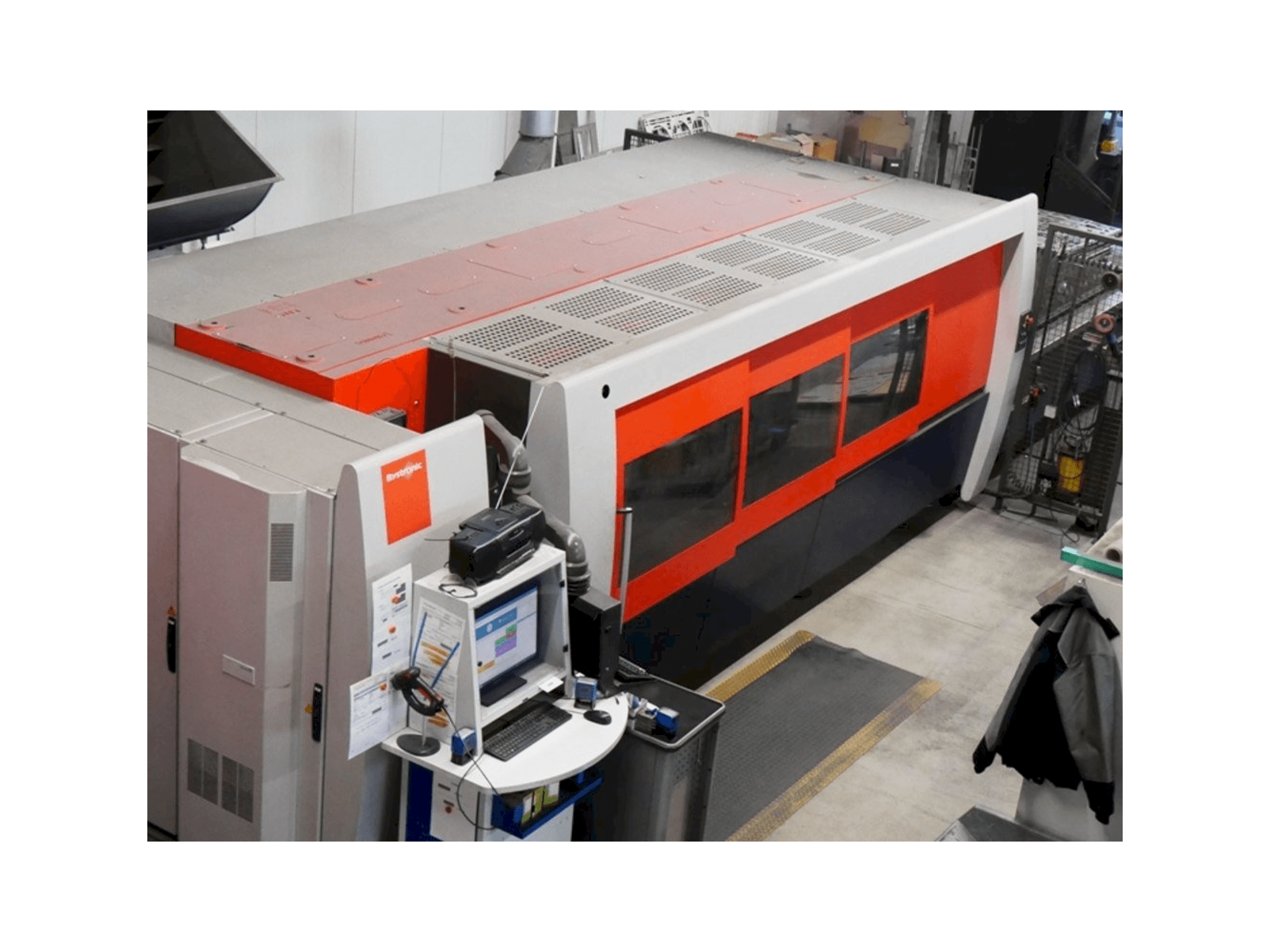 Left side view of Bystronic BySpeed Pro machine