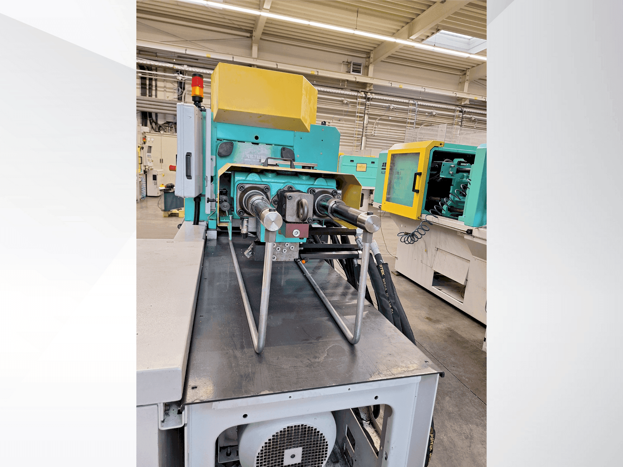 Front view of Arburg 370 S 600 - 170 machine