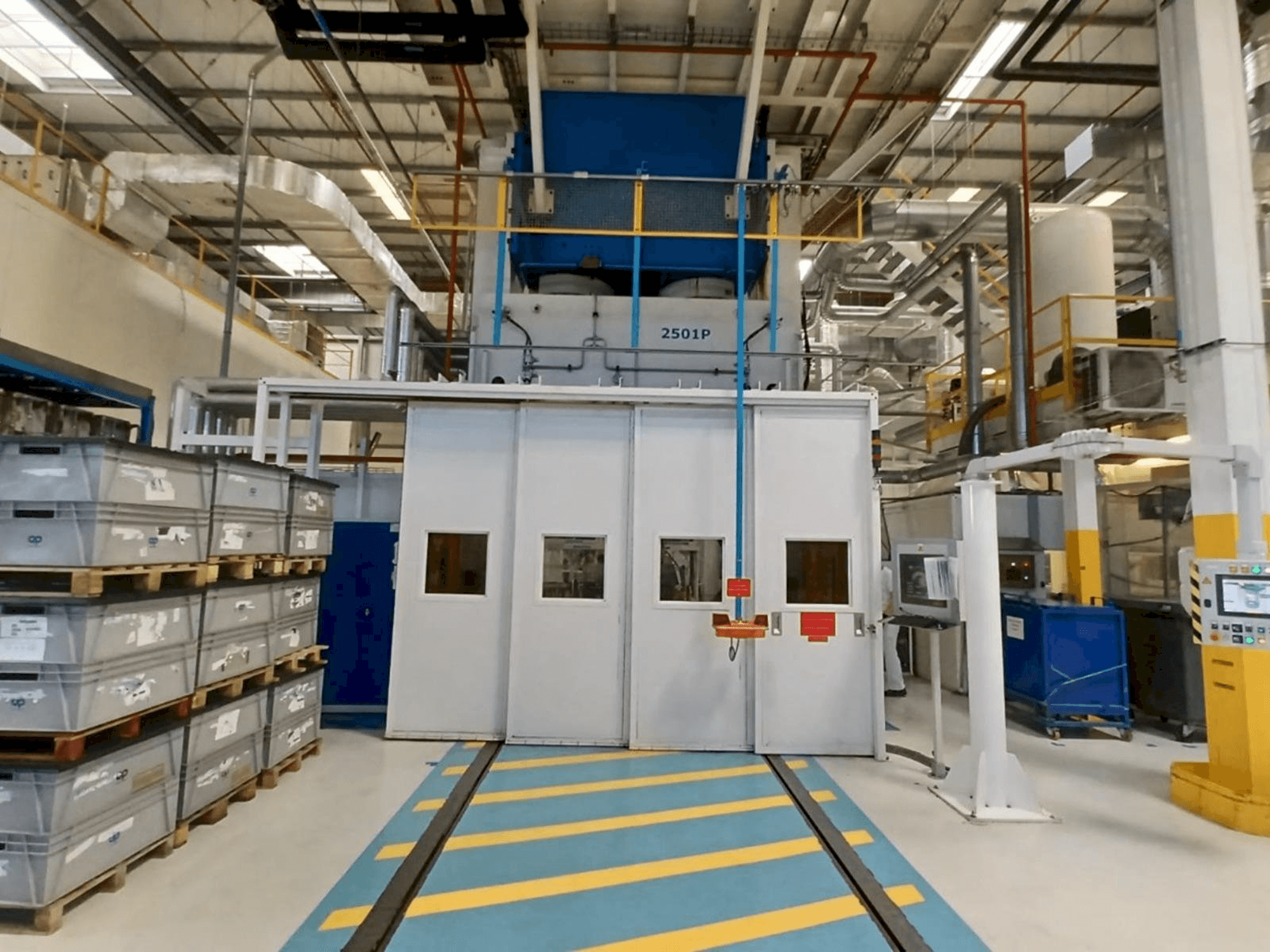 Front view of Pinette 2500 Ton machine