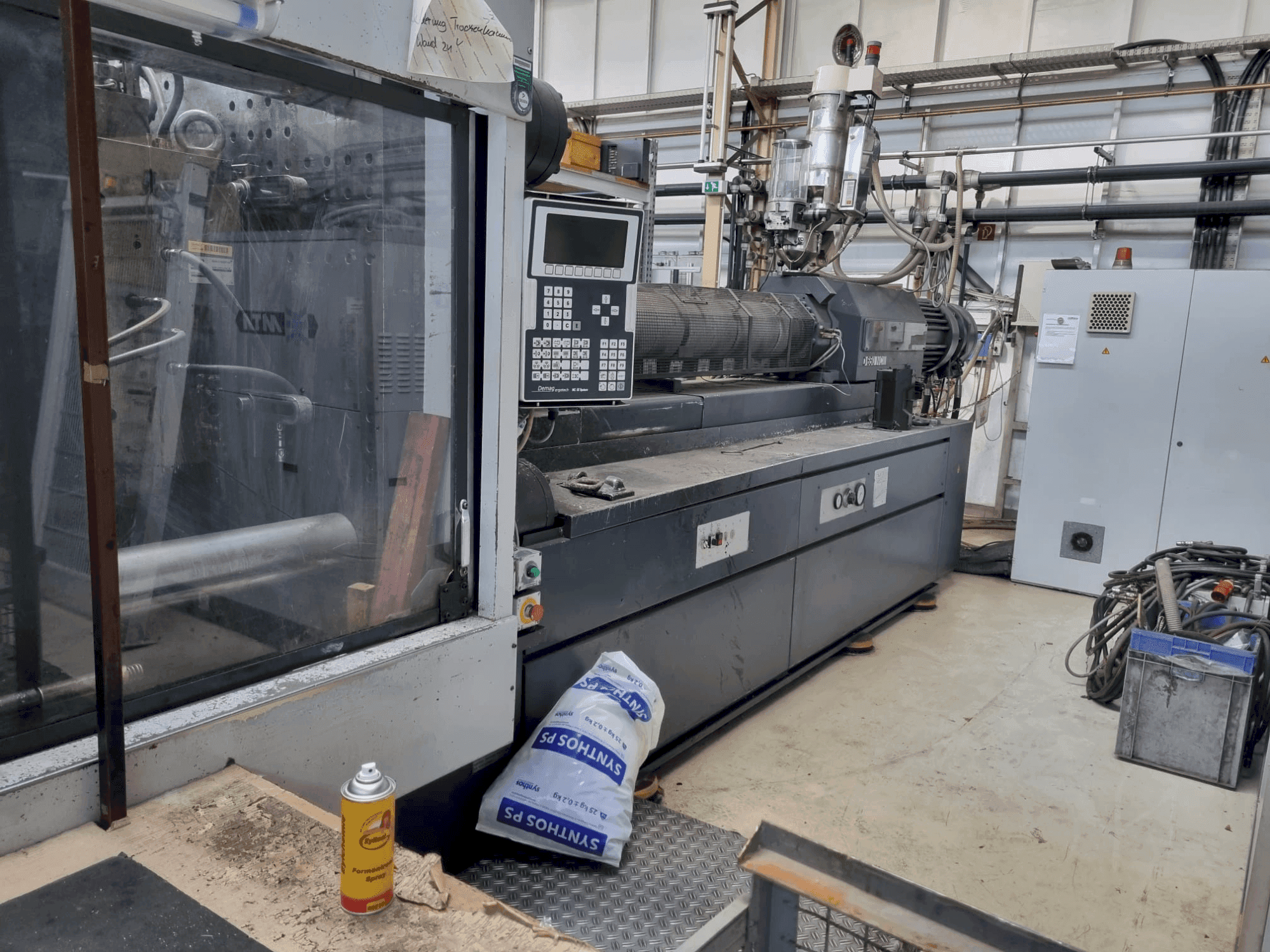 Front view of DEMAG Ergotech 10000-8000 machine