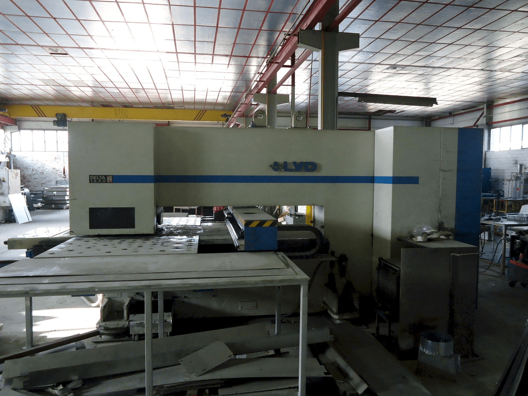 Front view of LVD delta 1250 machine