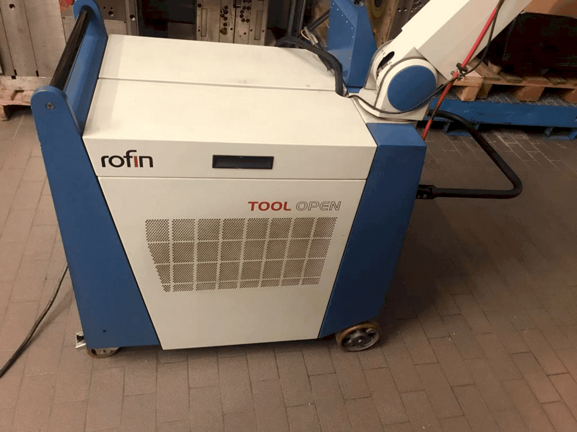 Front view of ROFIN SW TOOL OPEN II machine