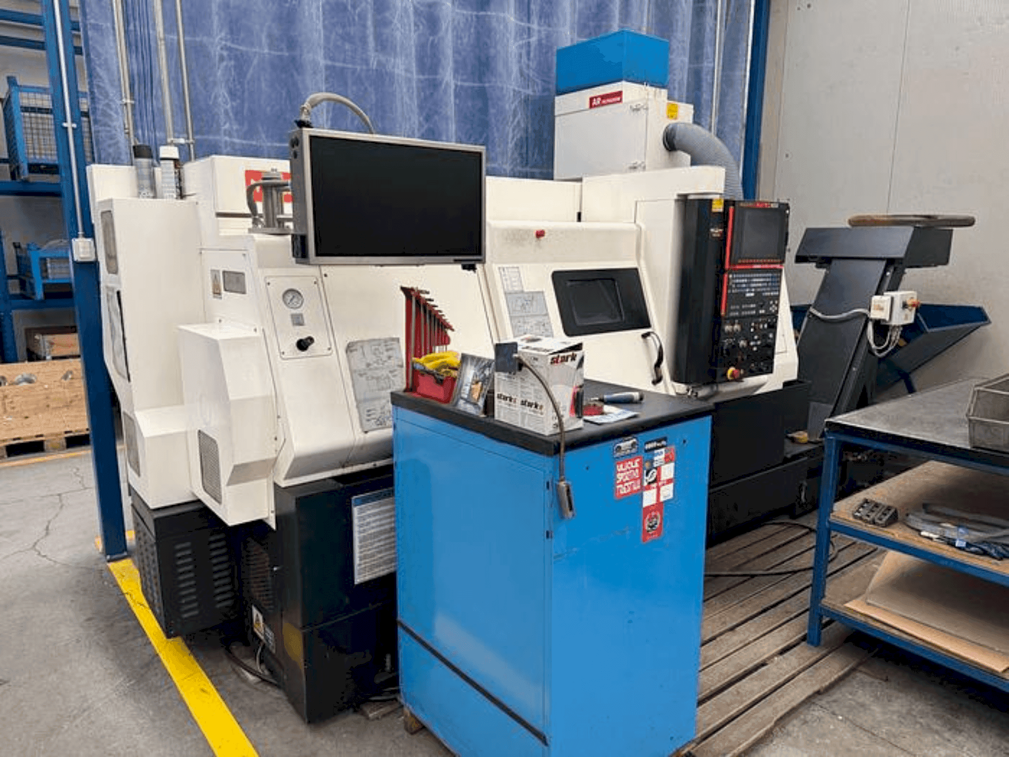 Front view of Mazak QTN 250 M X 1000 machine