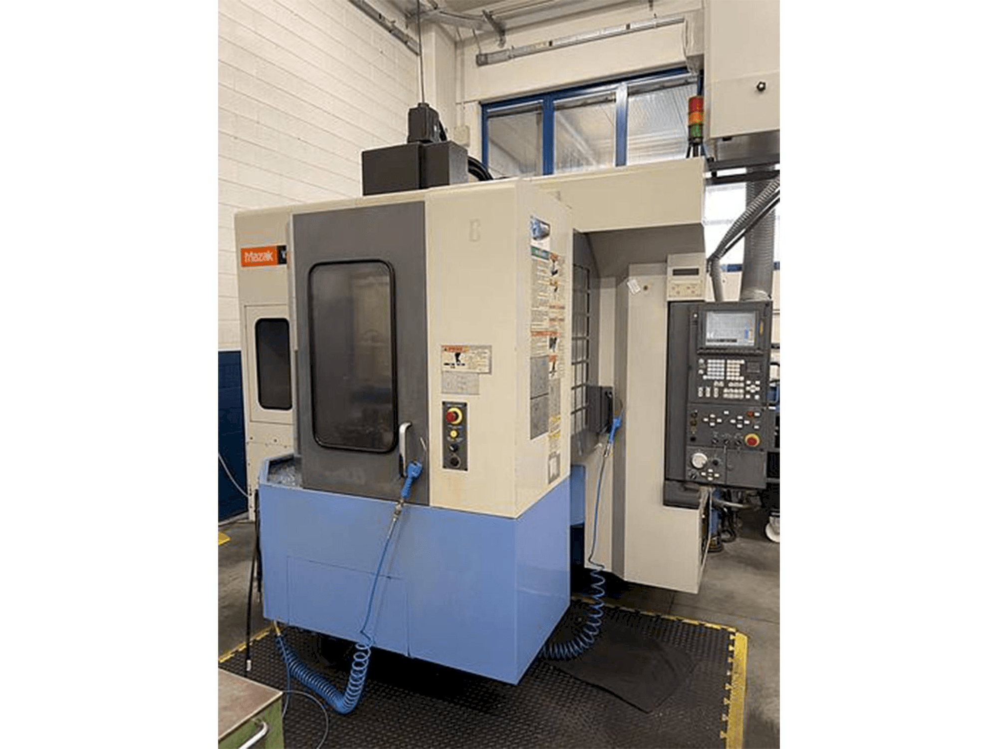 Front view of Mazak Variaxis 500-5X machine