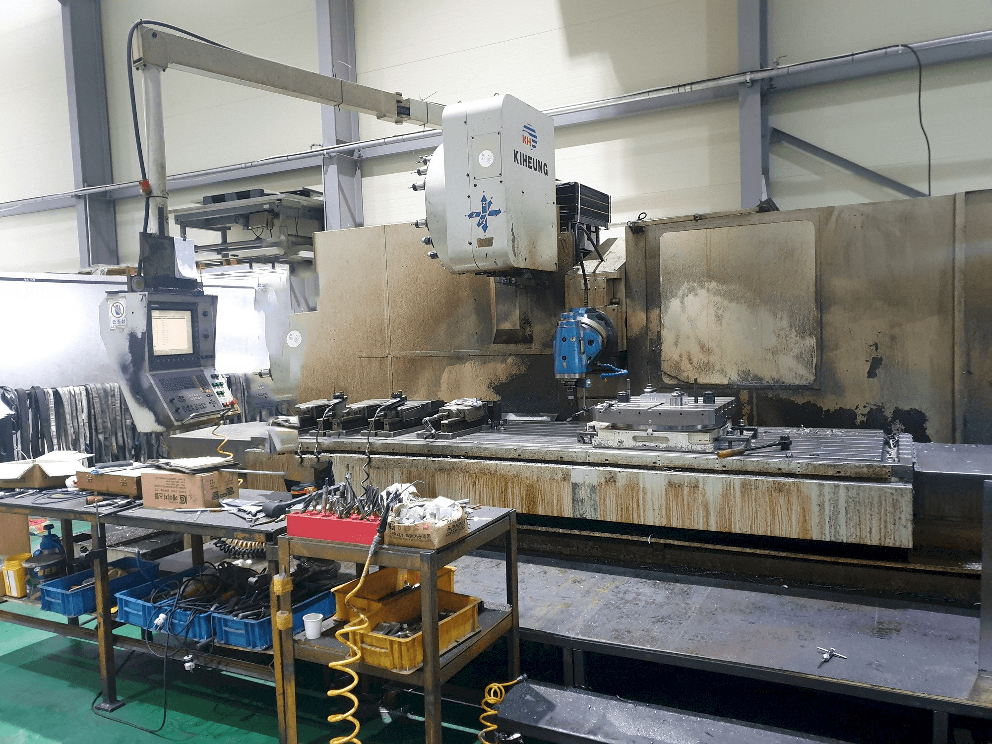 Front view of KIHEUNG KNC-U1000 machine