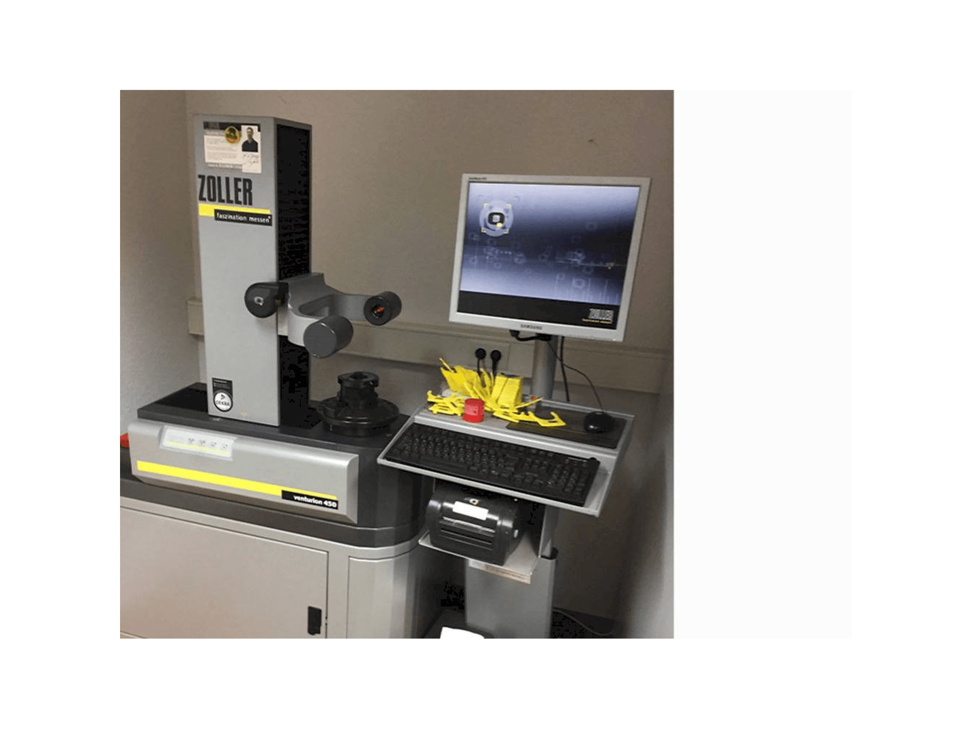 Front view of Zoller Venturion 450 machine