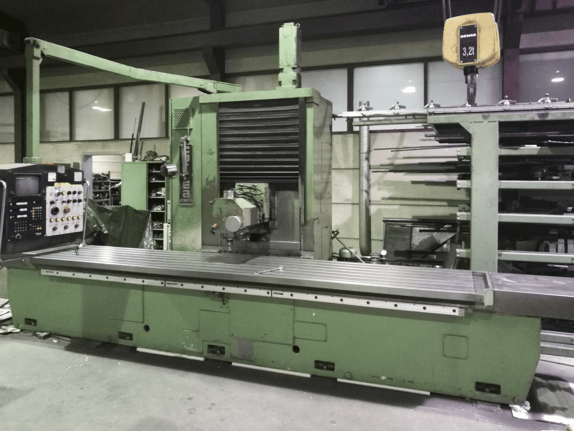 Right view of Correa A-20/40 machine