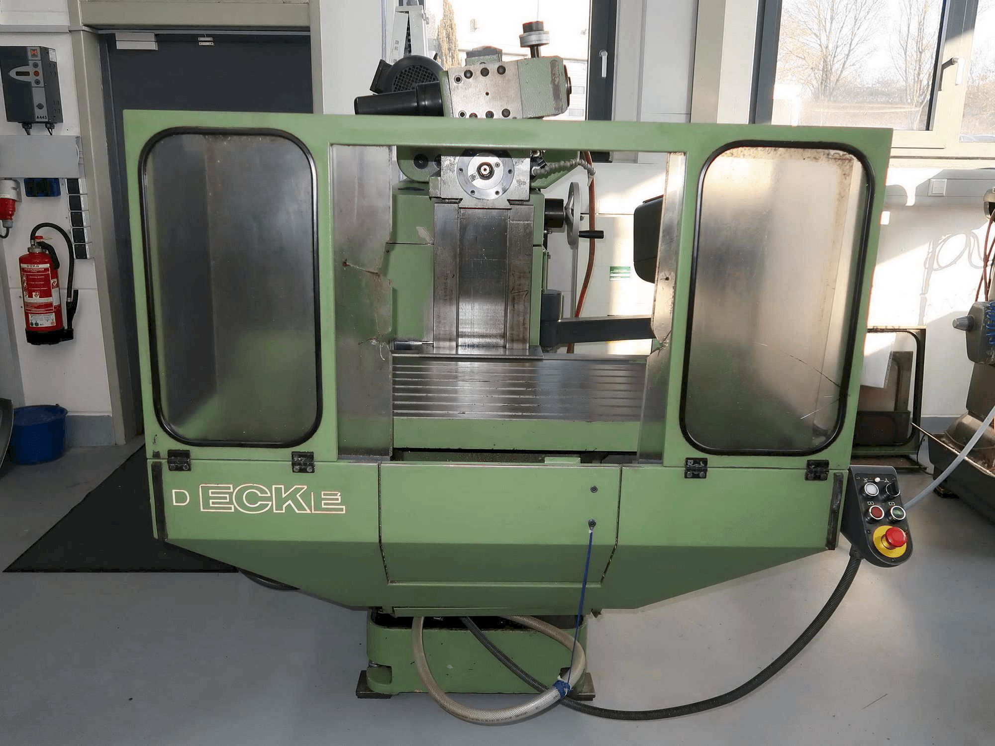 Front view of DECKEL MAHO FP4MA machine