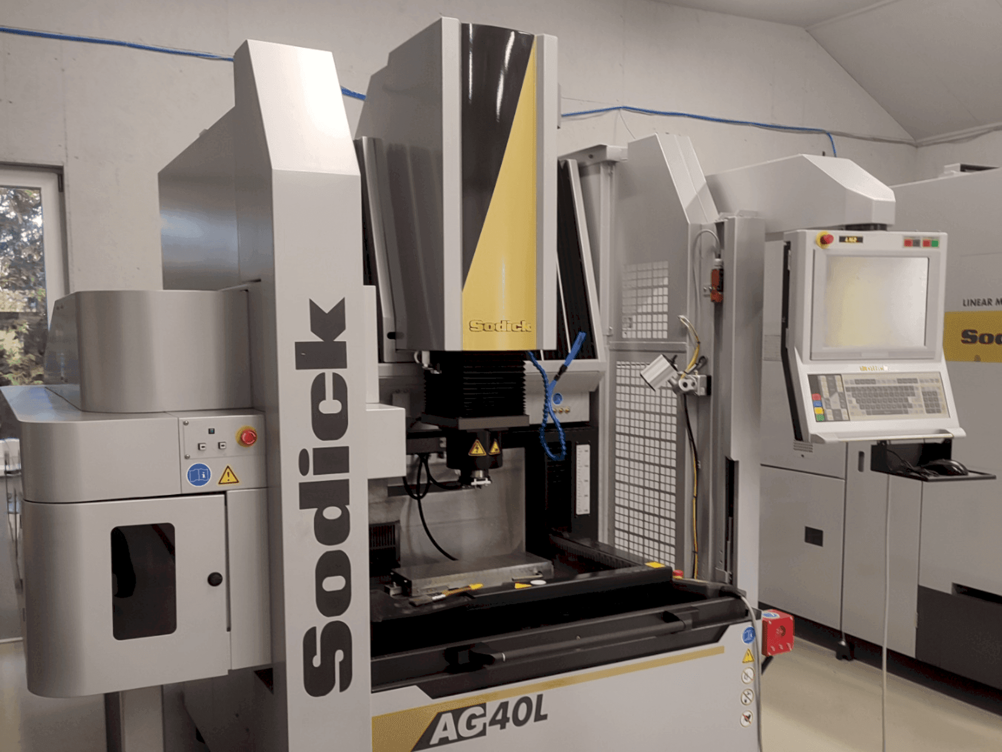 Front view of Sodick AG40L machine