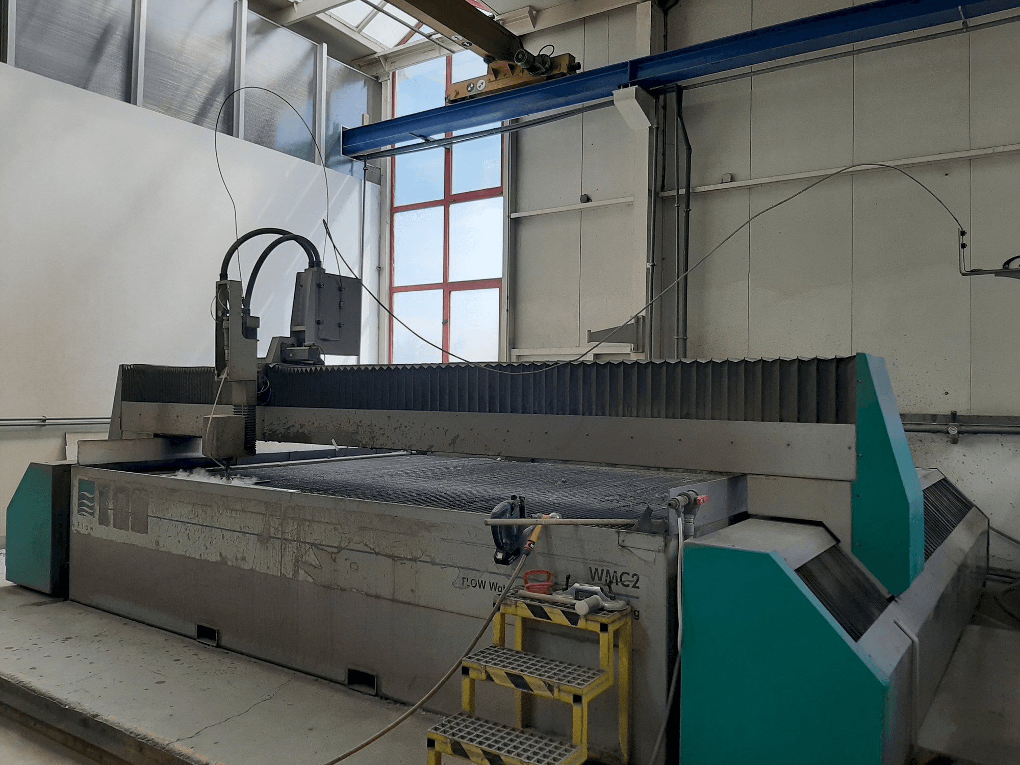 Front view of Flow WMC2 4030 machine