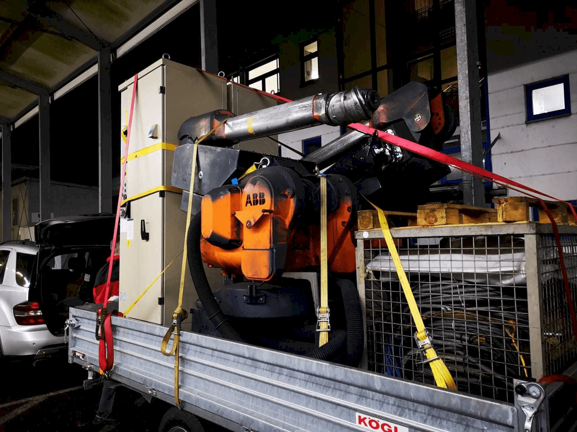 Front view of ABB IRB 5400 machine