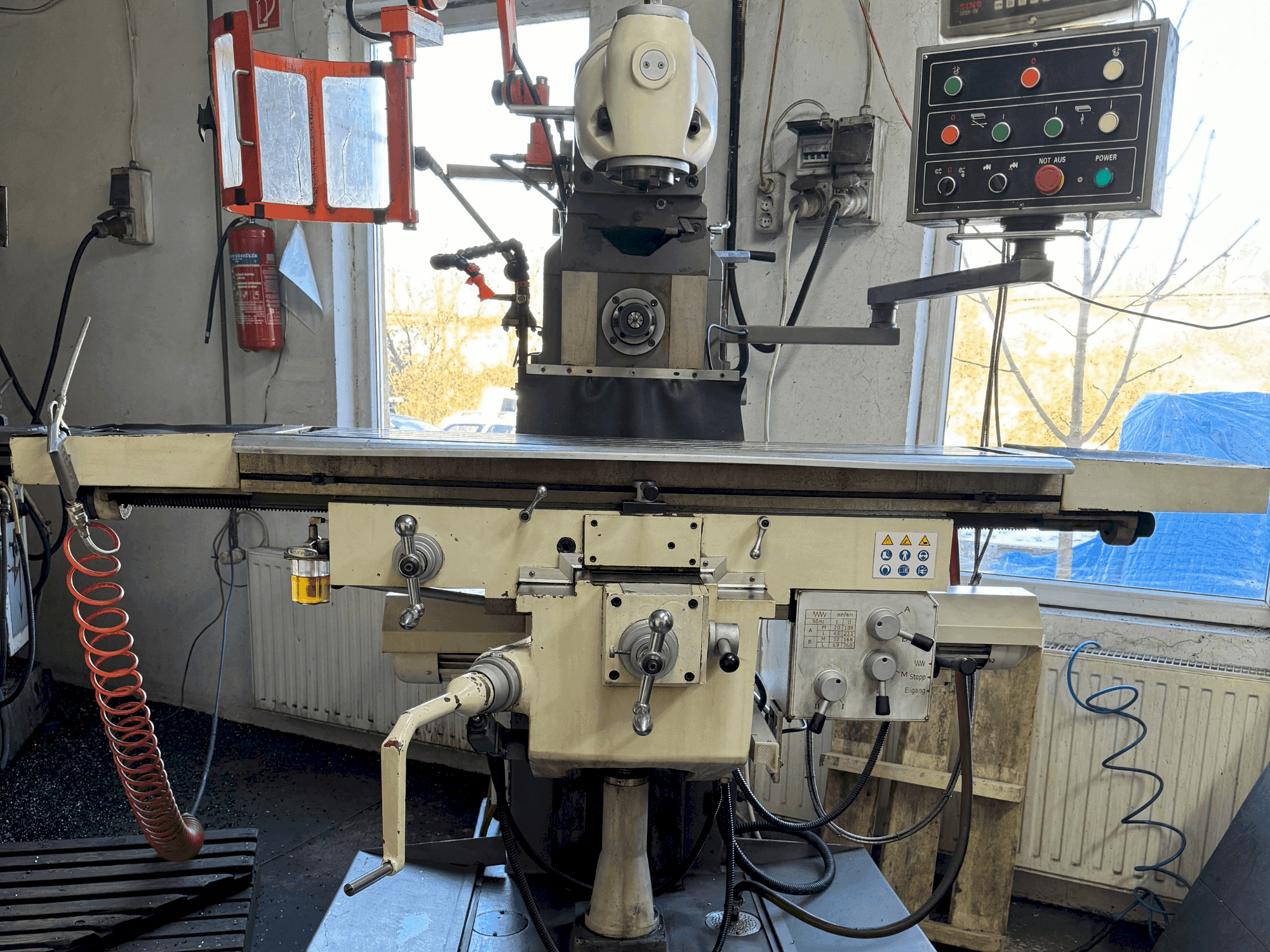 Front view of ELMAG UFM 125GT machine