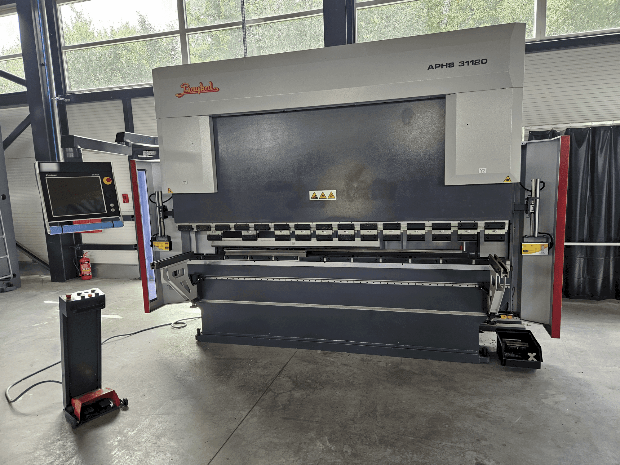 Front view of Baykal APHS 31120 machine