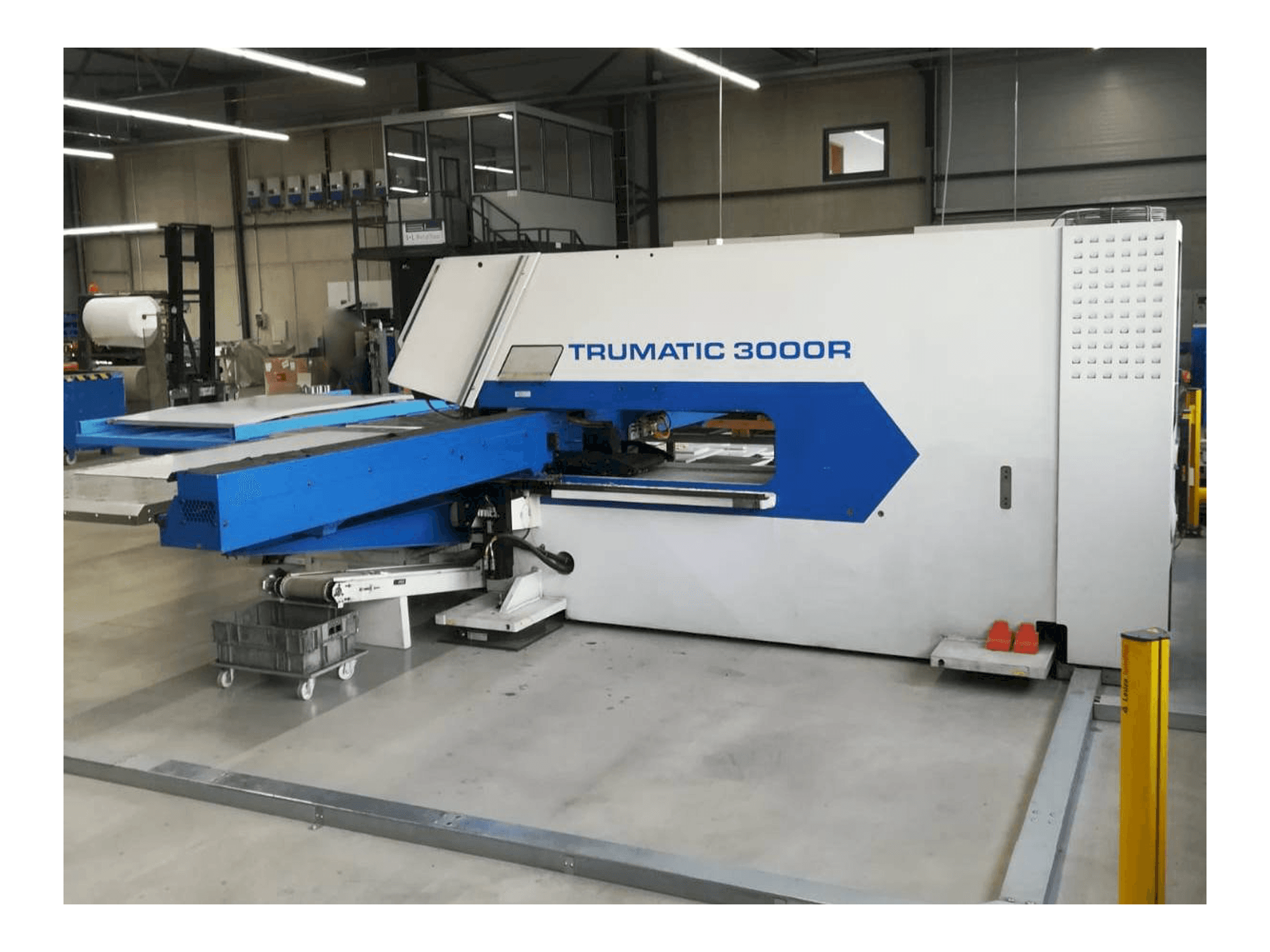 Front view of Trumpf Trumatic 3000R machine